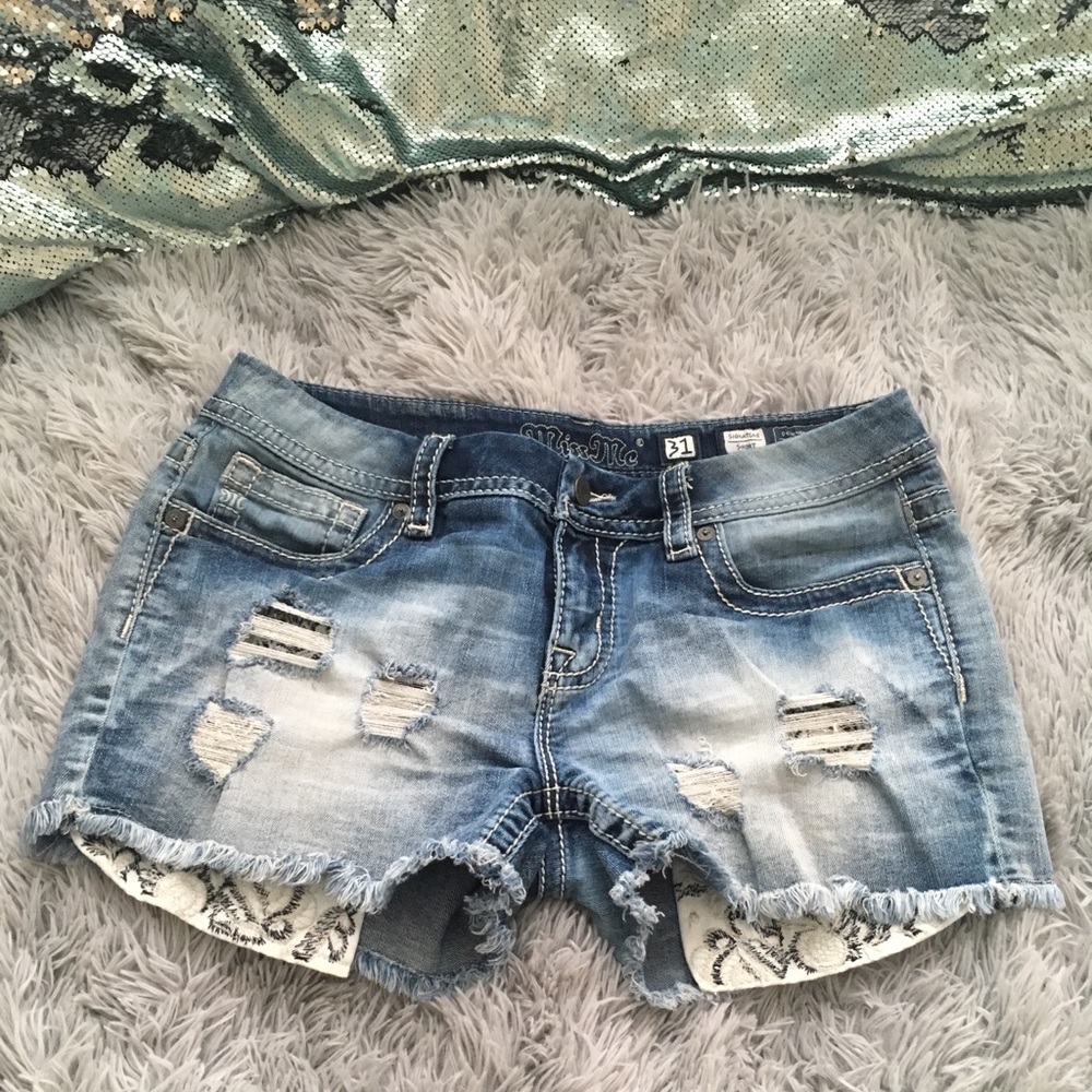 Size 31 shorts